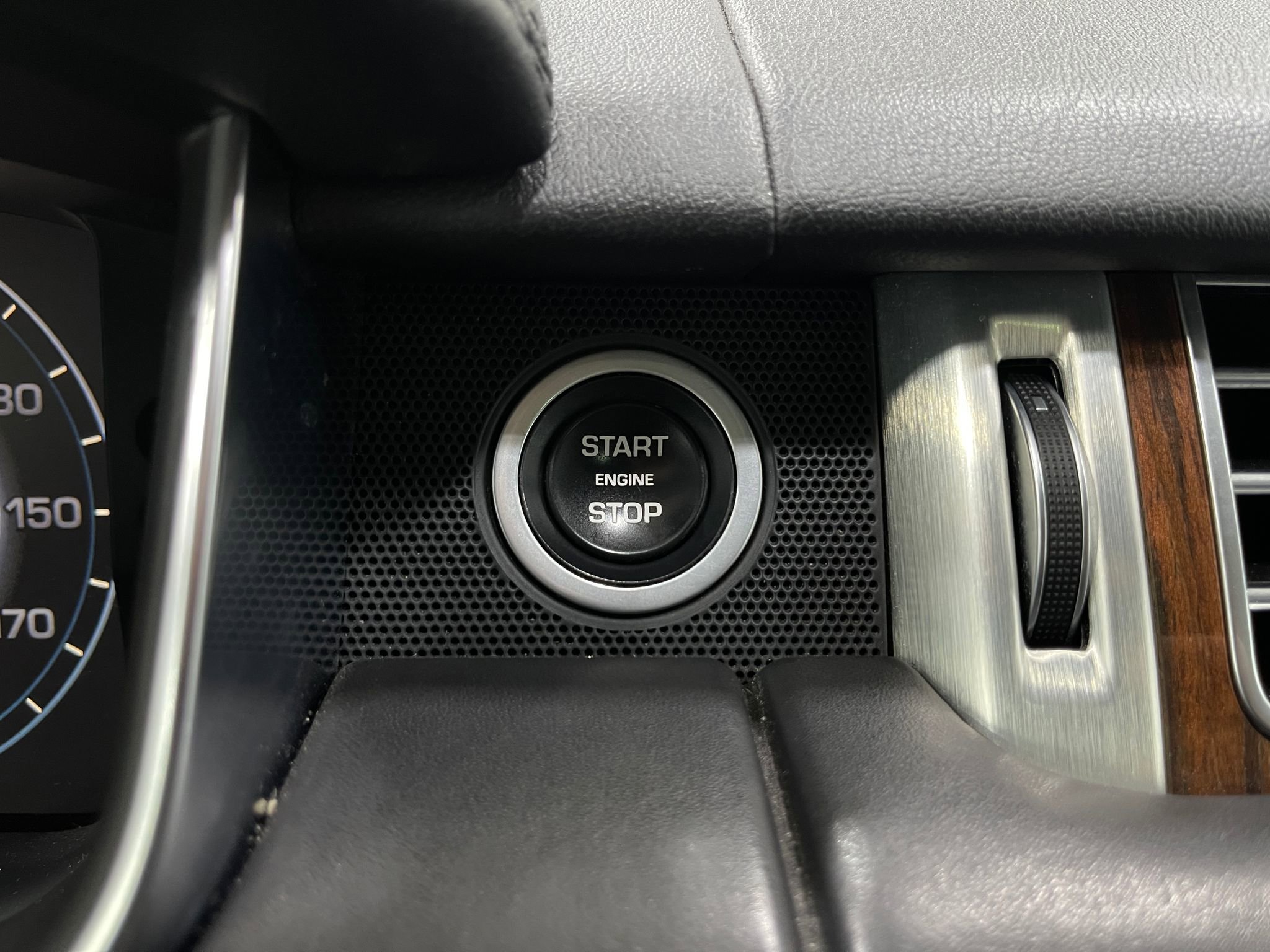 Used 2016 Land Rover Range Rover Supercharged image 20