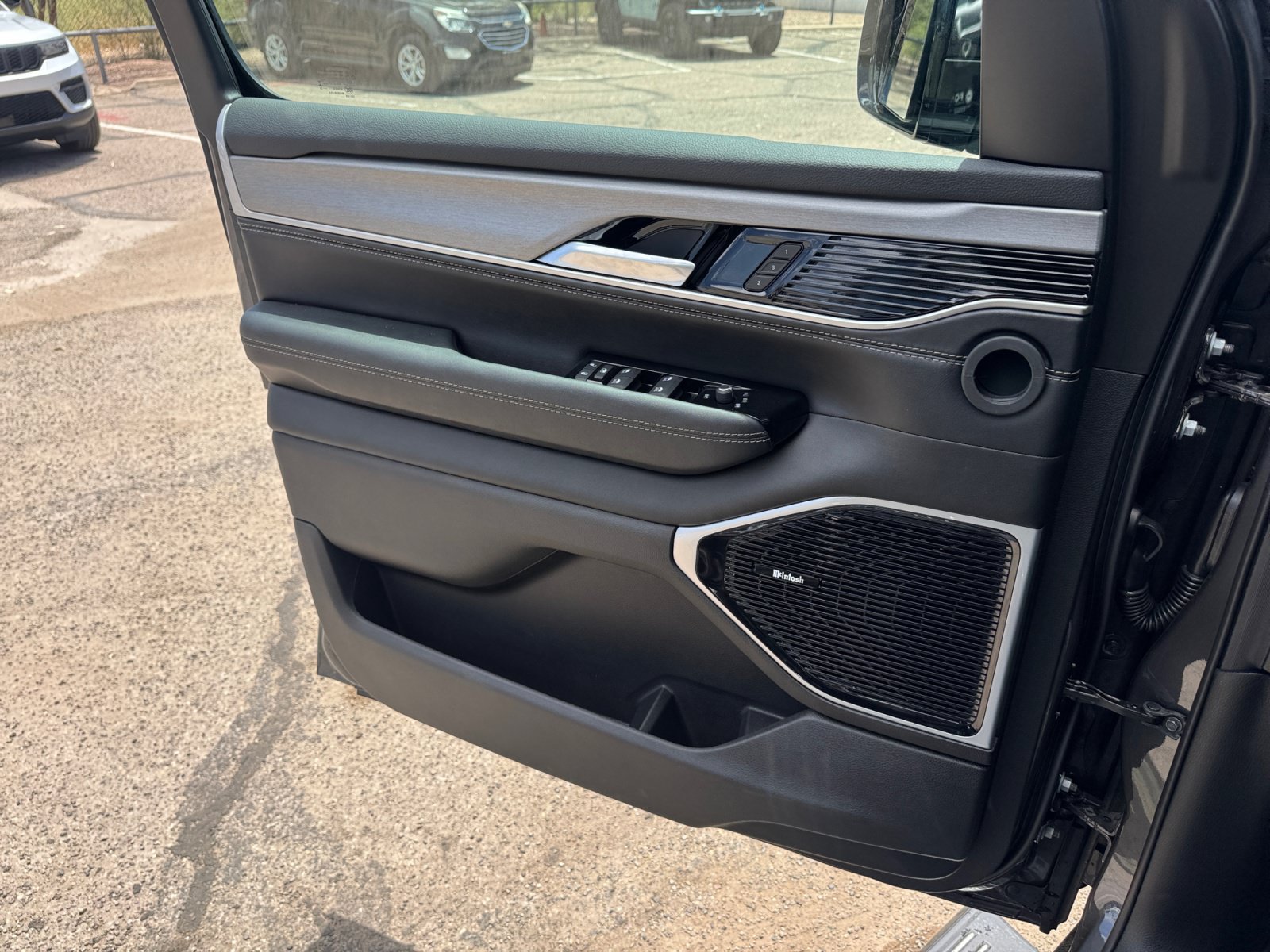 New 2026 Jeep Grand Wagoneer Limited AWD/4WD image 13