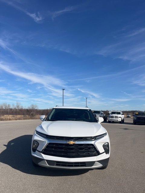 Used 2024 Chevrolet Blazer LT w/ Convenience Package image 2