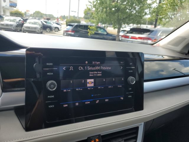 Certified 2025 Volkswagen Taos SE w/ Panoramic Sunroof Package FWD image 25