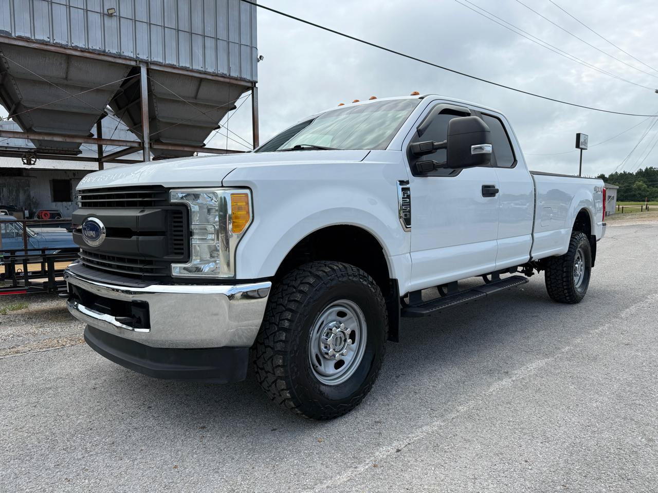 Used 2017 Ford F250 XL w/ Power Equipment Group AWD/4WD image 1