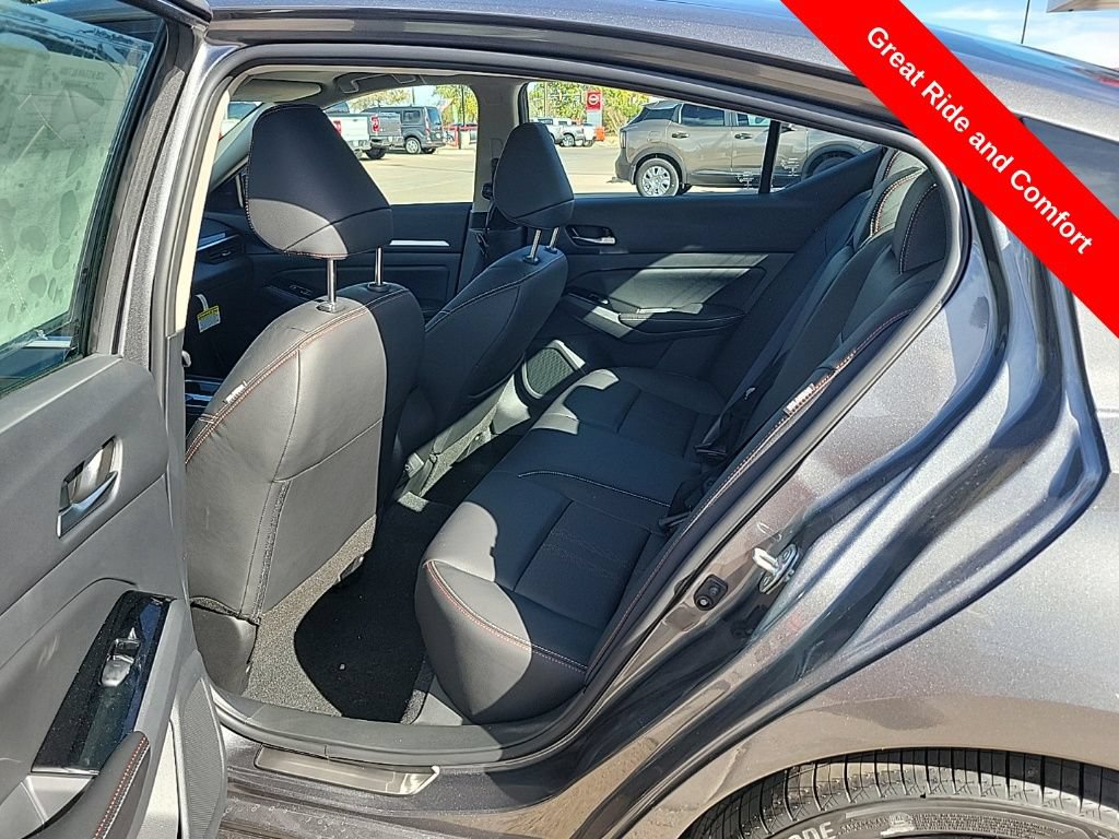 New 2025 Nissan Altima 2.5 SR w/ SR Premium Package FWD image 12