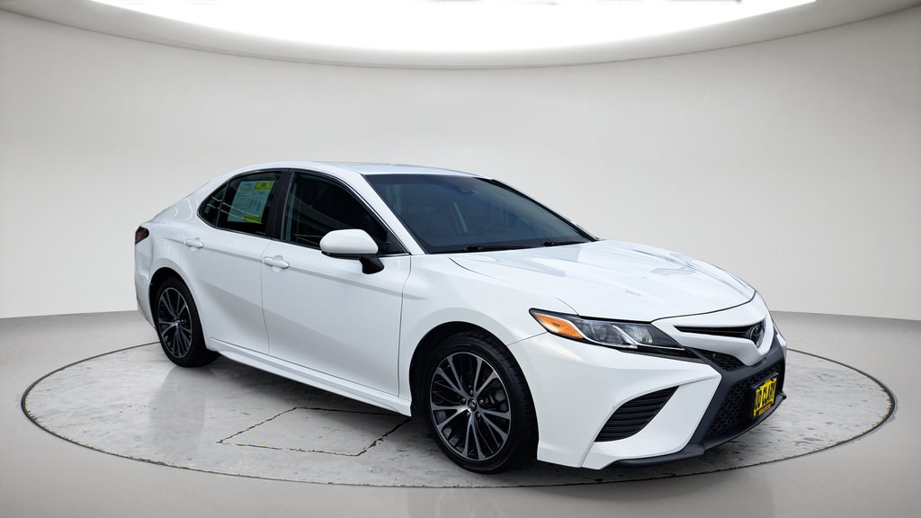 Used 2019 Toyota Camry SE w/ Carpet Mat Package