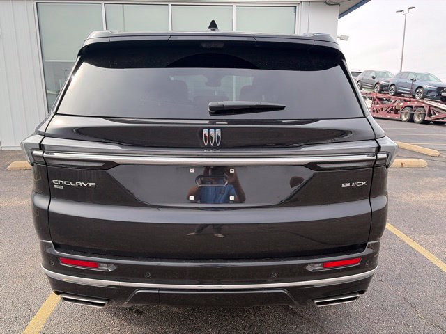 Used 2026 Buick Enclave Avenir AWD/4WD image 5