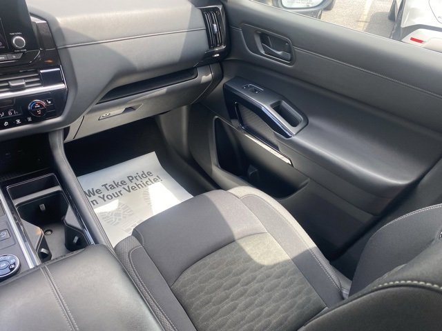 Certified 2024 Nissan Pathfinder SV image 35