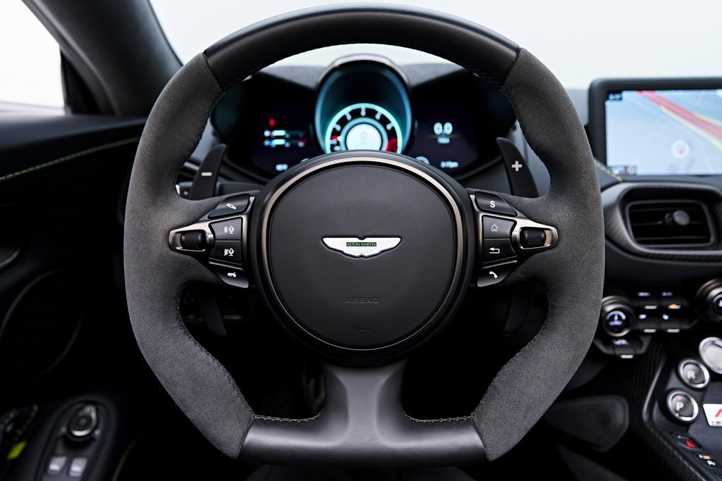 Used 2023 Aston Martin V8 Vantage Roadster image 55