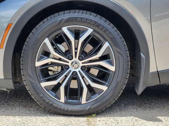 Used 2023 Toyota Crown AWD/4WD image 9