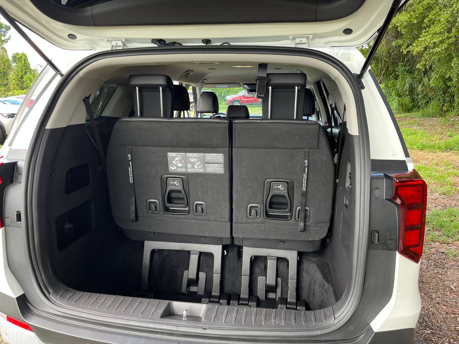 Used 2026 Kia Carnival FWD image 31