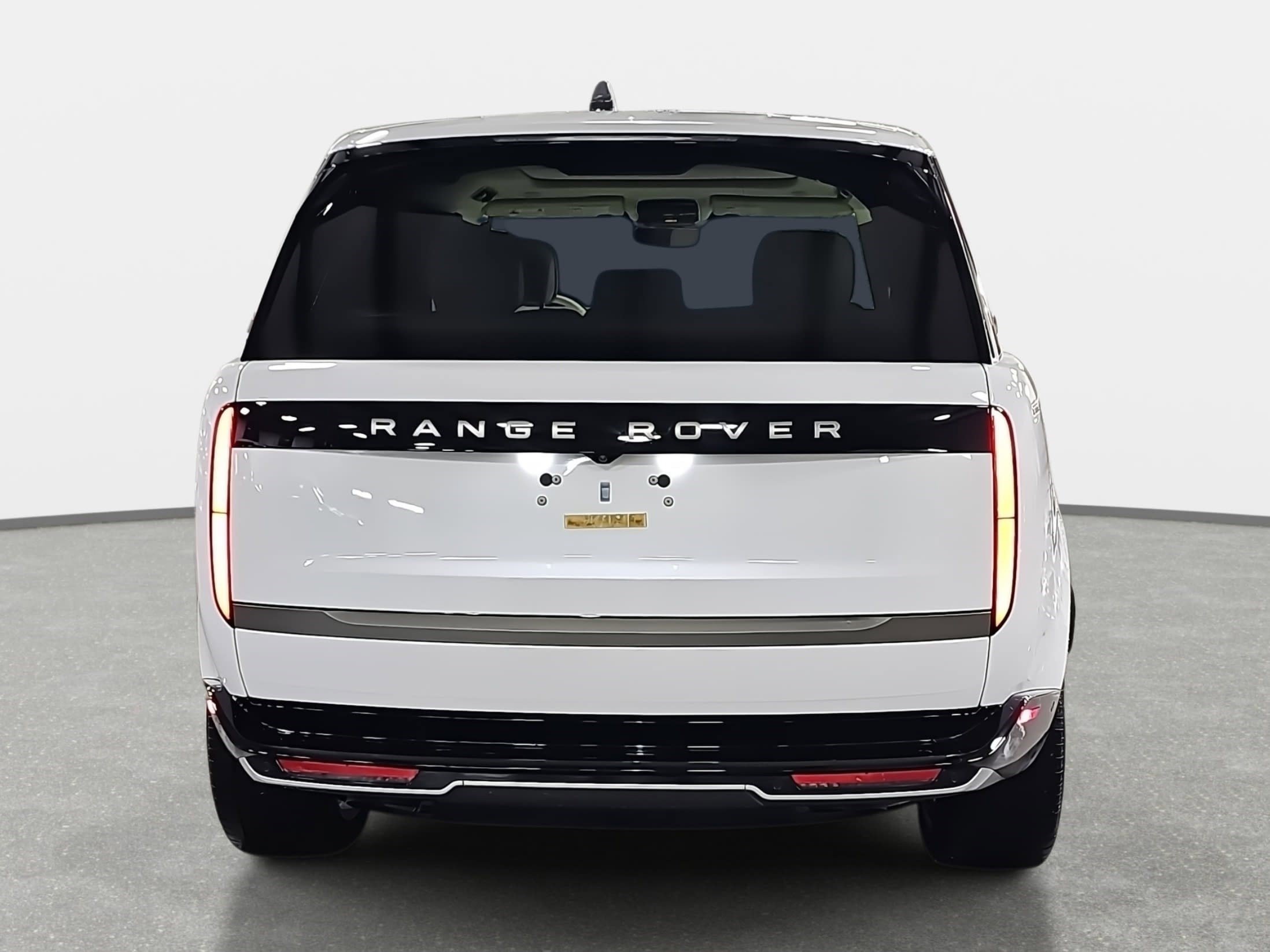 Used 2025 Land Rover Range Rover SE image 6