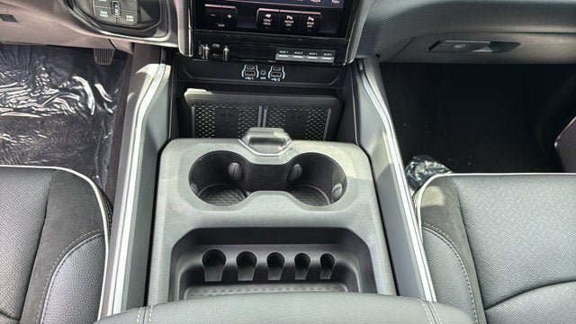 New 2026 RAM 2500 Laramie AWD/4WD image 18