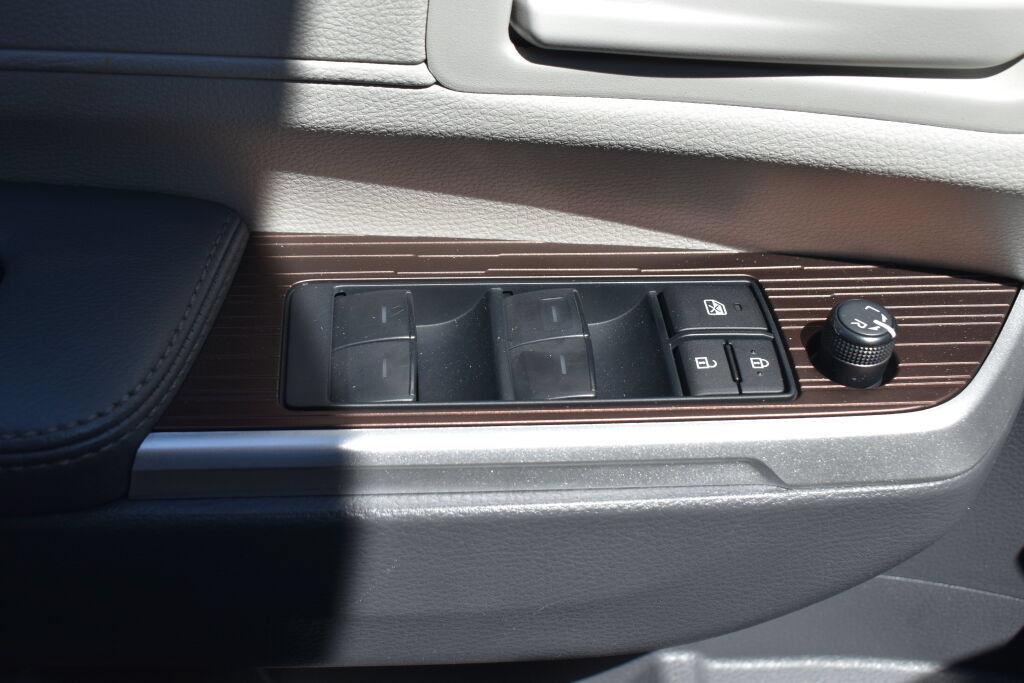 Certified 2024 Toyota Sienna LE AWD/4WD image 16