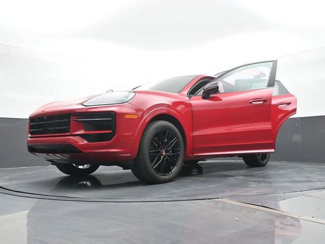 Used 2025 Porsche Cayenne Coupe image 30