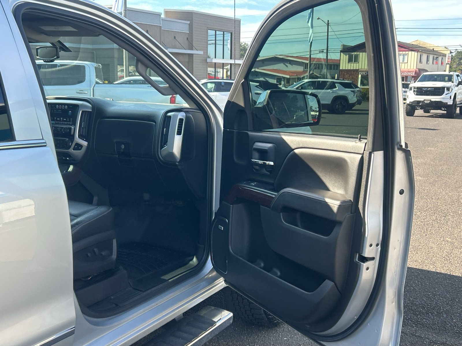 Used 2018 GMC Sierra 1500 SLT w/ SLT Premium Package AWD/4WD image 23