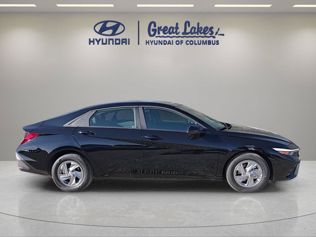 New 2026 Hyundai Elantra SE w/ Cargo Package FWD image 7