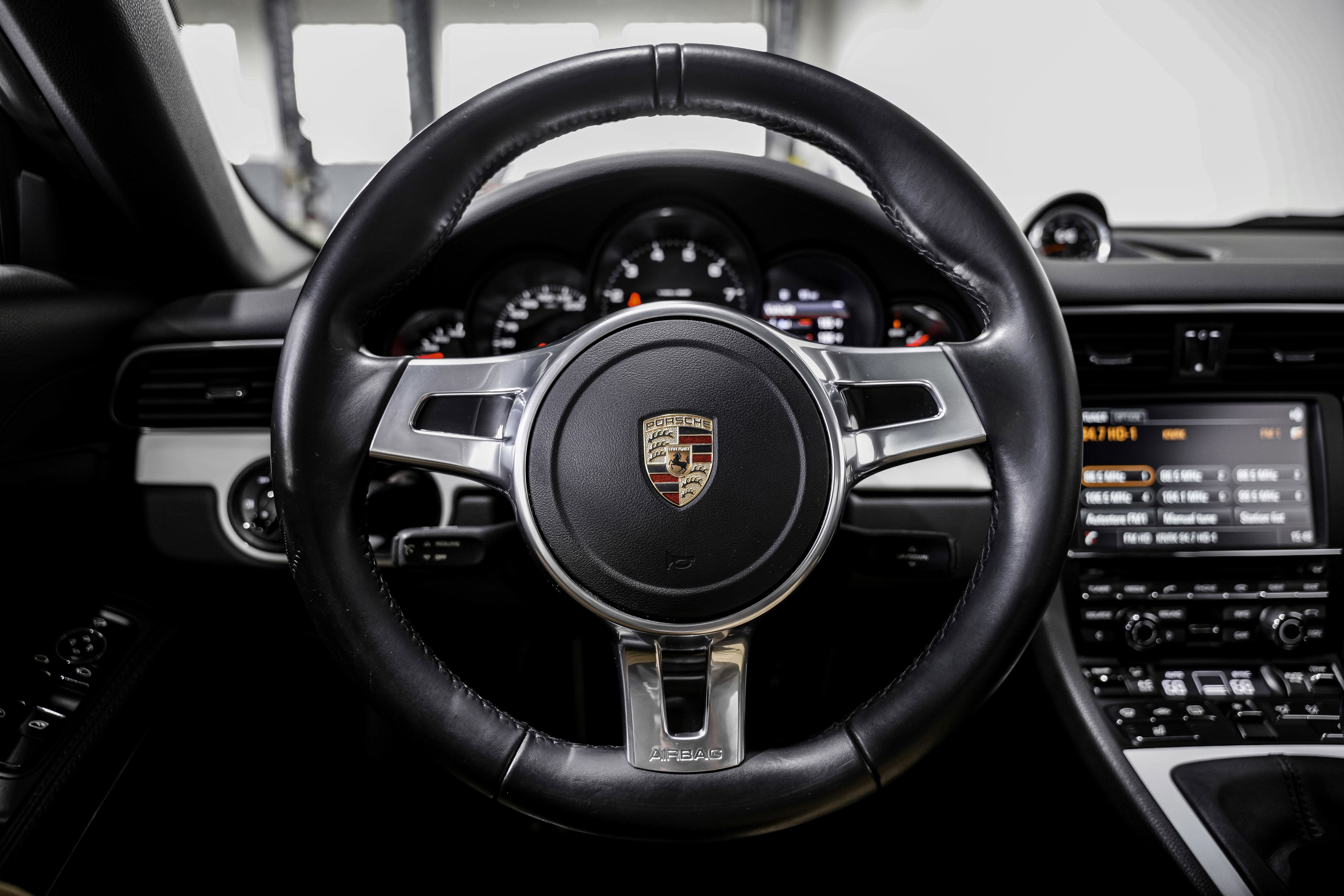 Used 2014 Porsche 911 Carrera image 10