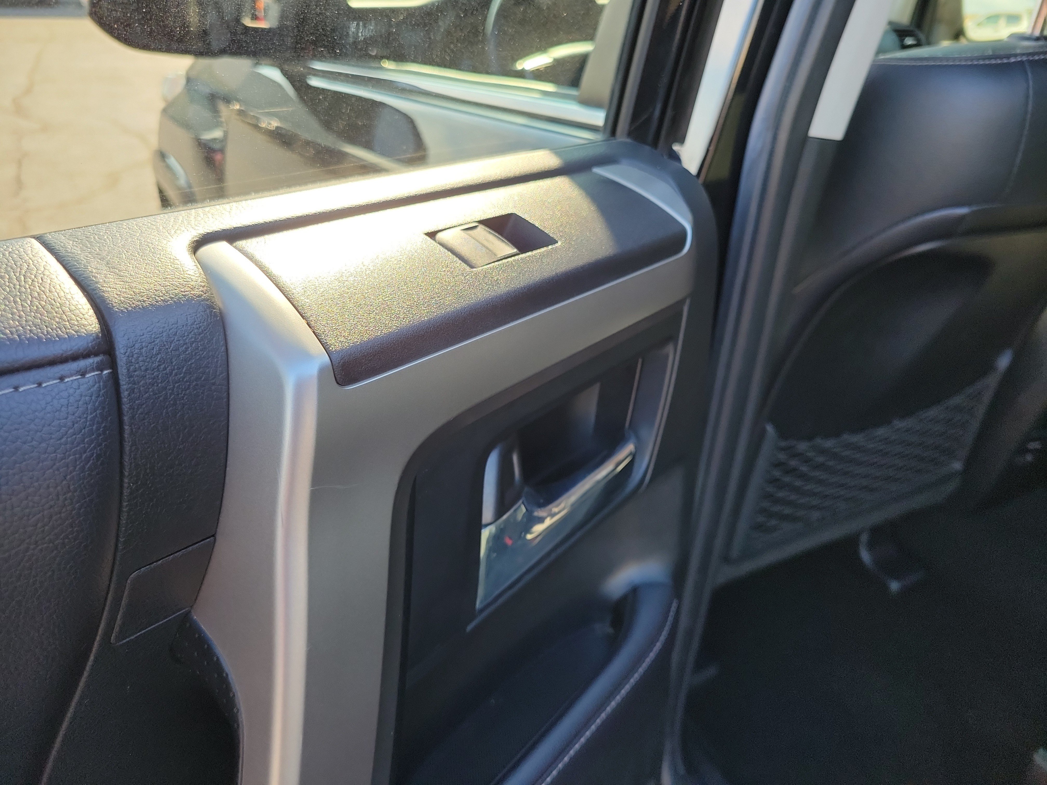 Used 2018 Toyota 4Runner Limited AWD/4WD image 13