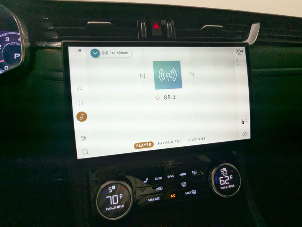 Used 2022 Jaguar F-PACE SVR image 73