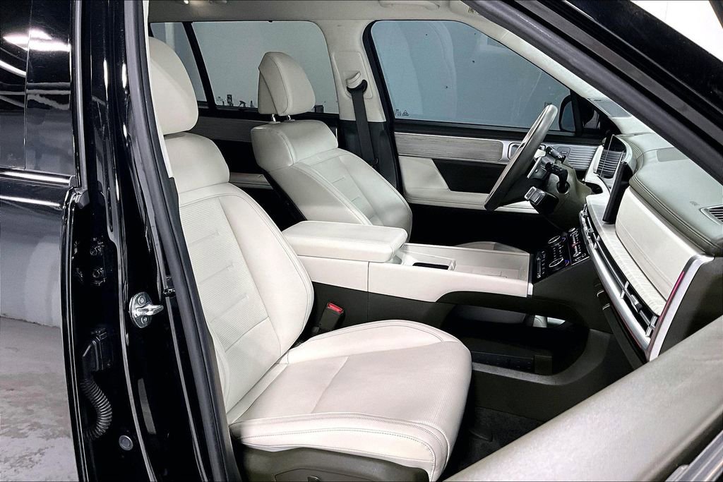 Used 2025 Hyundai Santa Fe Calligraphy image 10