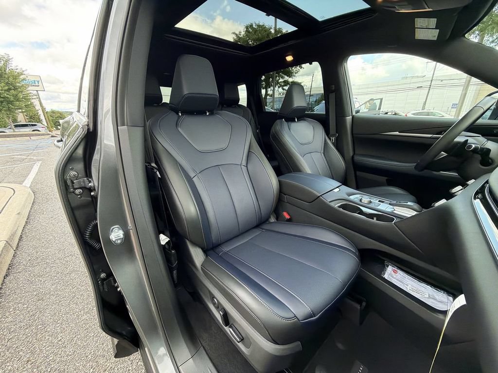 Certified 2026 INFINITI QX60 Sport w/ Dark Cargo Package AWD/4WD image 26
