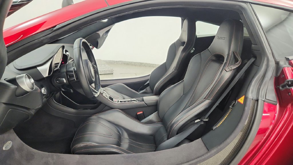 Used 2012 McLaren MP4-12C Coupe RWD image 34
