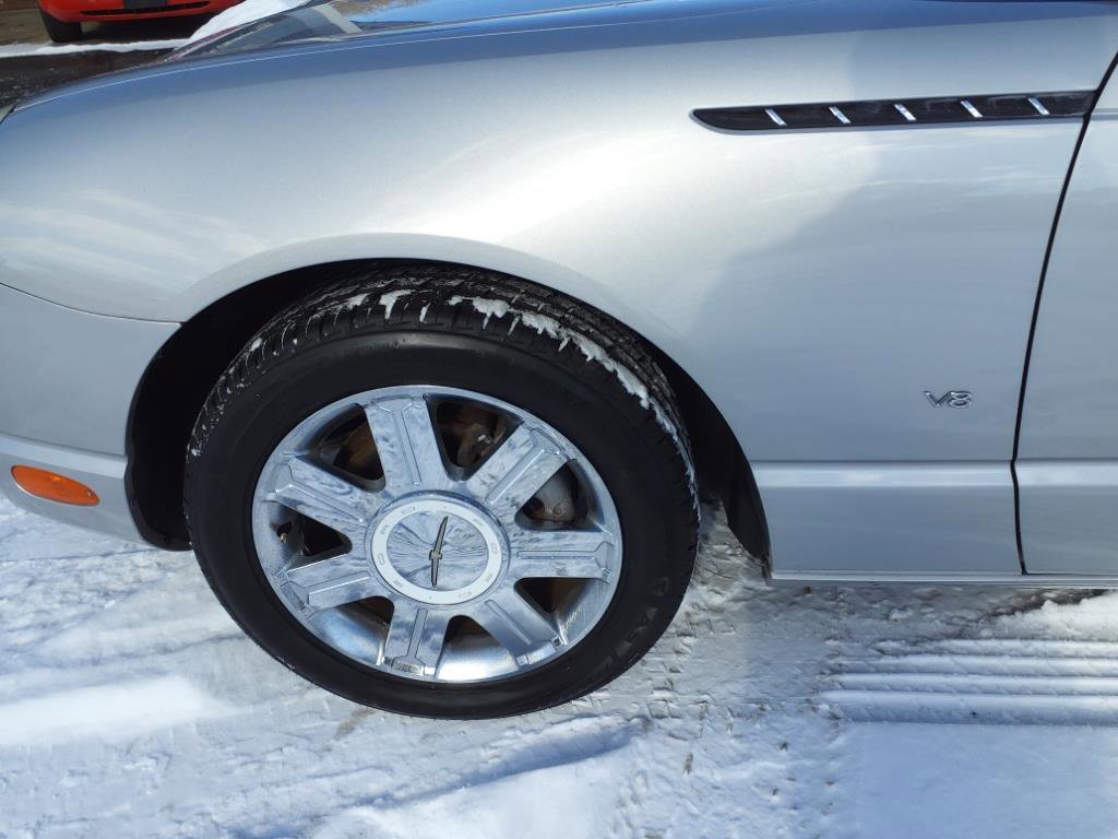 Used 2004 Ford Thunderbird Deluxe image 5