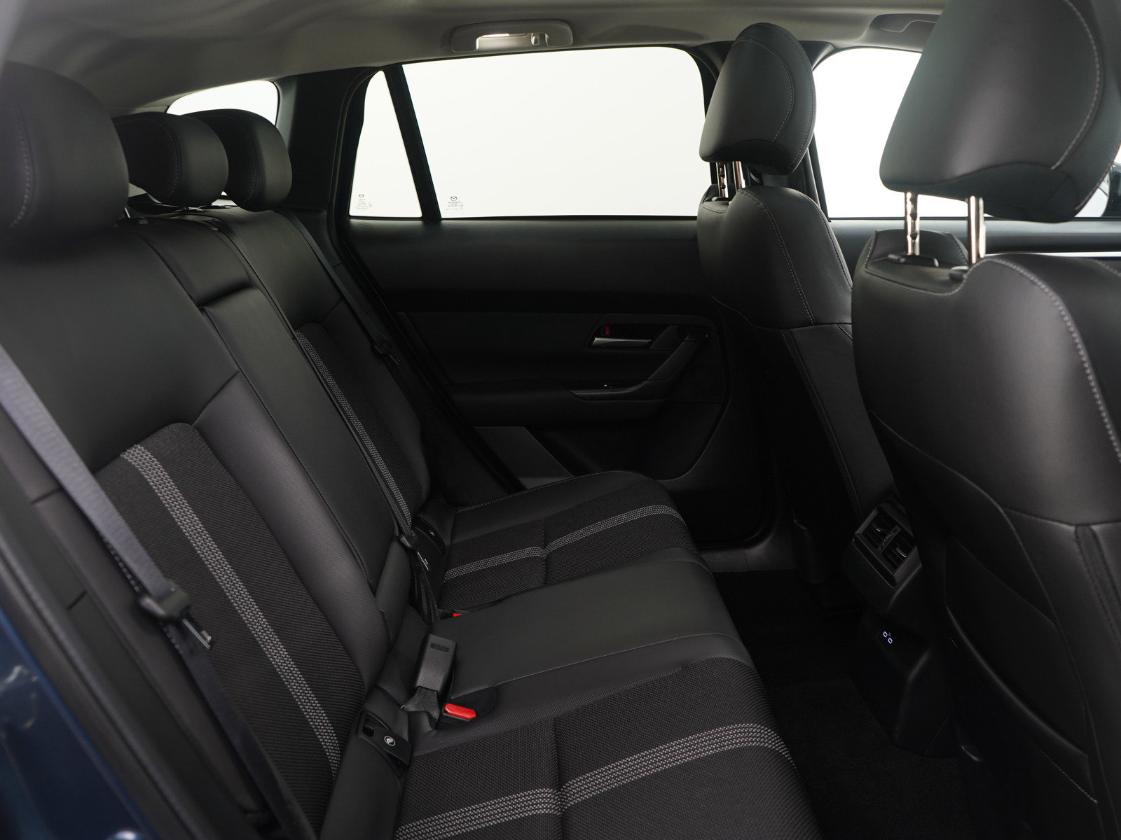 Certified 2025 MAZDA CX-50 AWD 2.5 S w/ Premium Package image 12