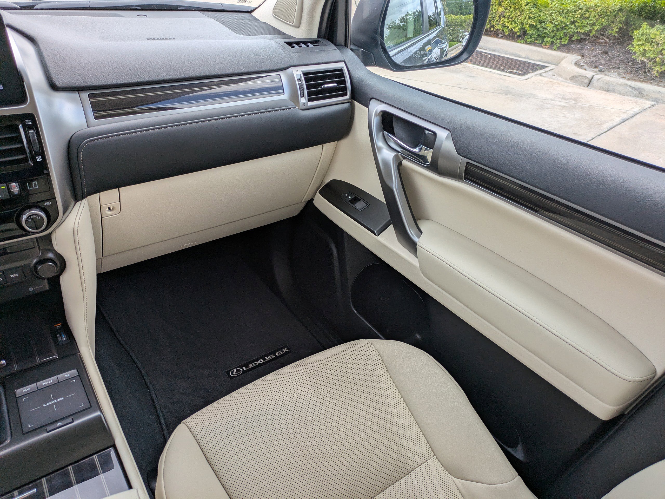 Used 2023 Lexus GX 460 Premium AWD/4WD image 15
