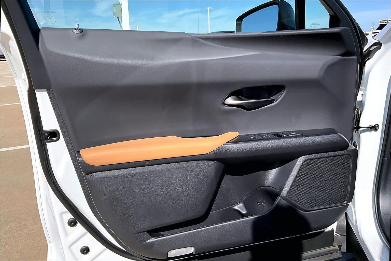 New 2026 Lexus UX 300h FWD image 15