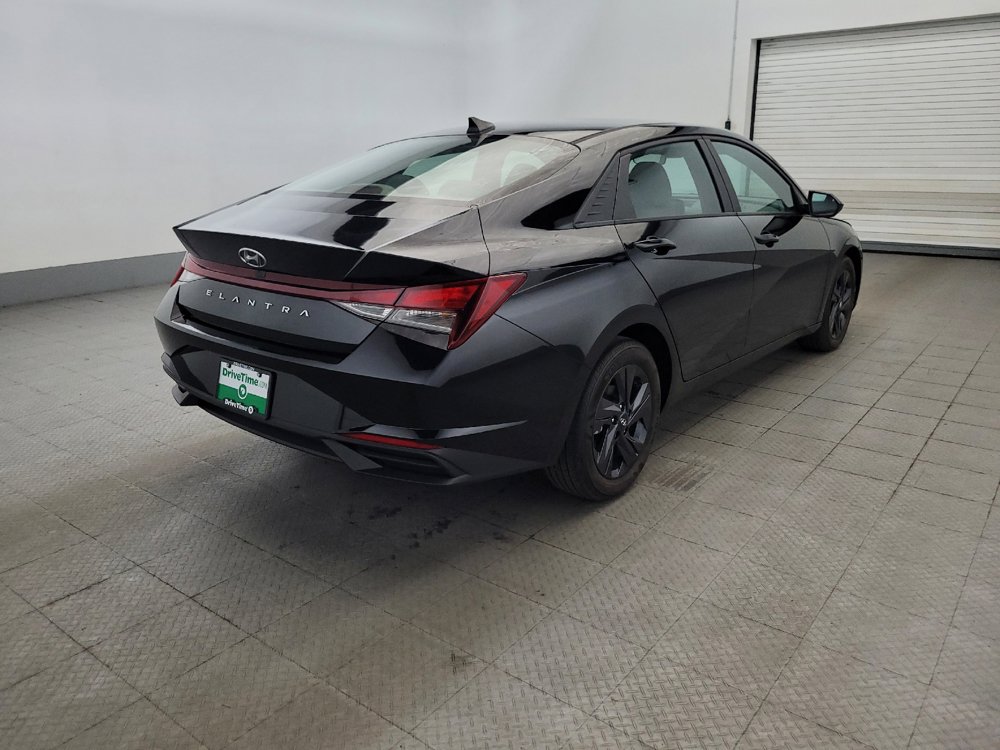Used 2023 Hyundai Elantra SEL FWD image 9