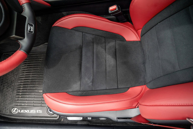 Used 2025 Lexus IS 500 w/ F-Sport Performance RWD image 36