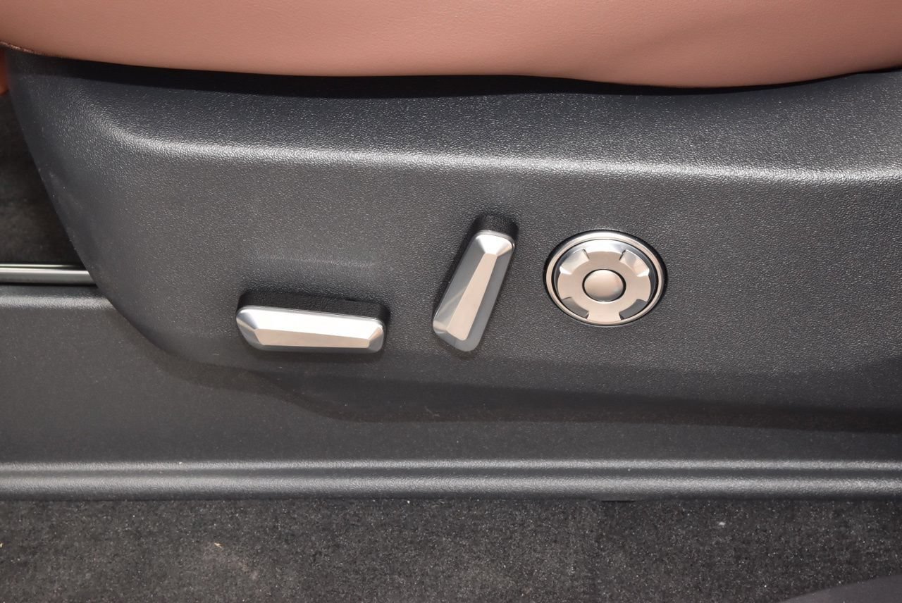 New 2026 Lincoln Navigator L Reserve AWD/4WD image 35