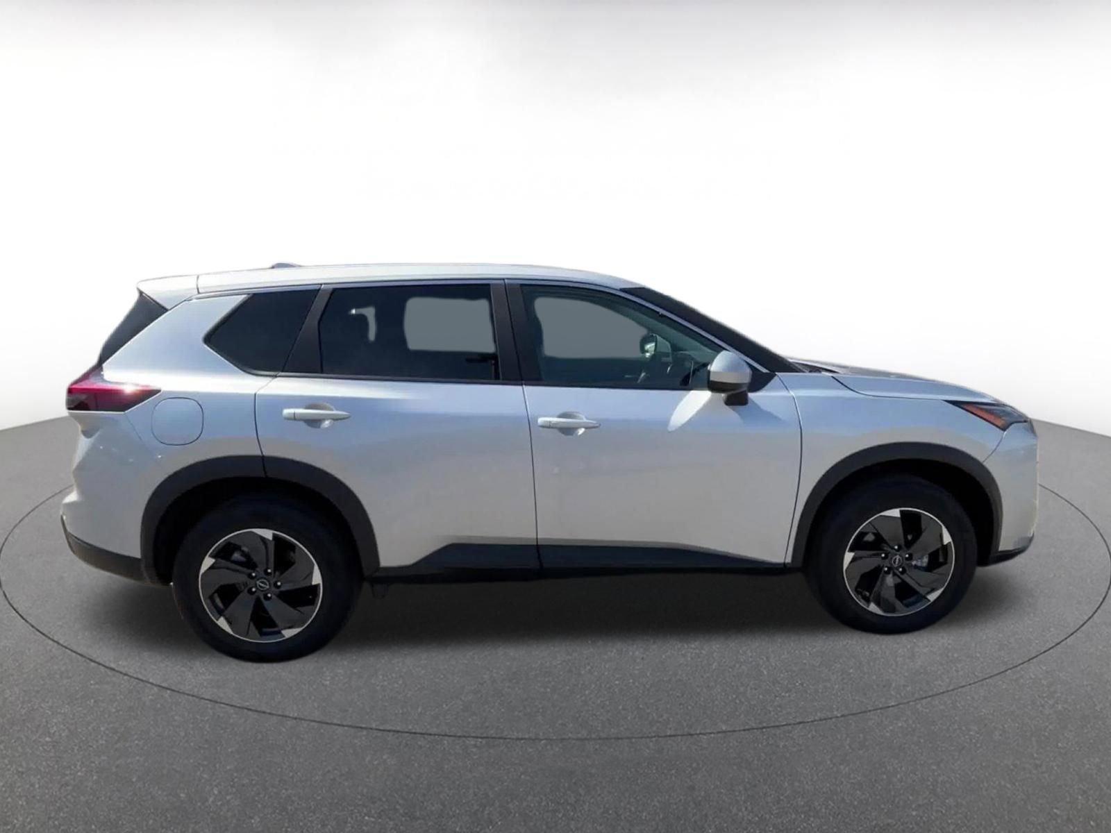 Used 2025 Nissan Rogue SV AWD/4WD image 22