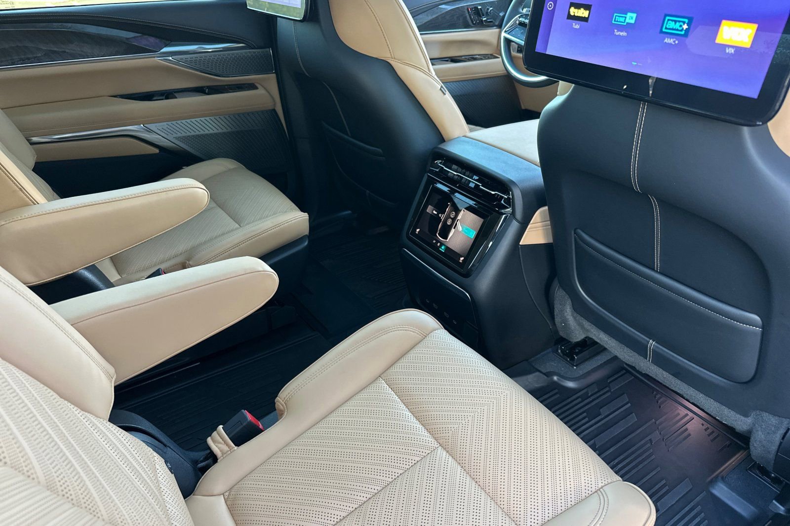 Used 2026 Cadillac Escalade IQ Sport 2 w/ LPO, ONYX Package image 19