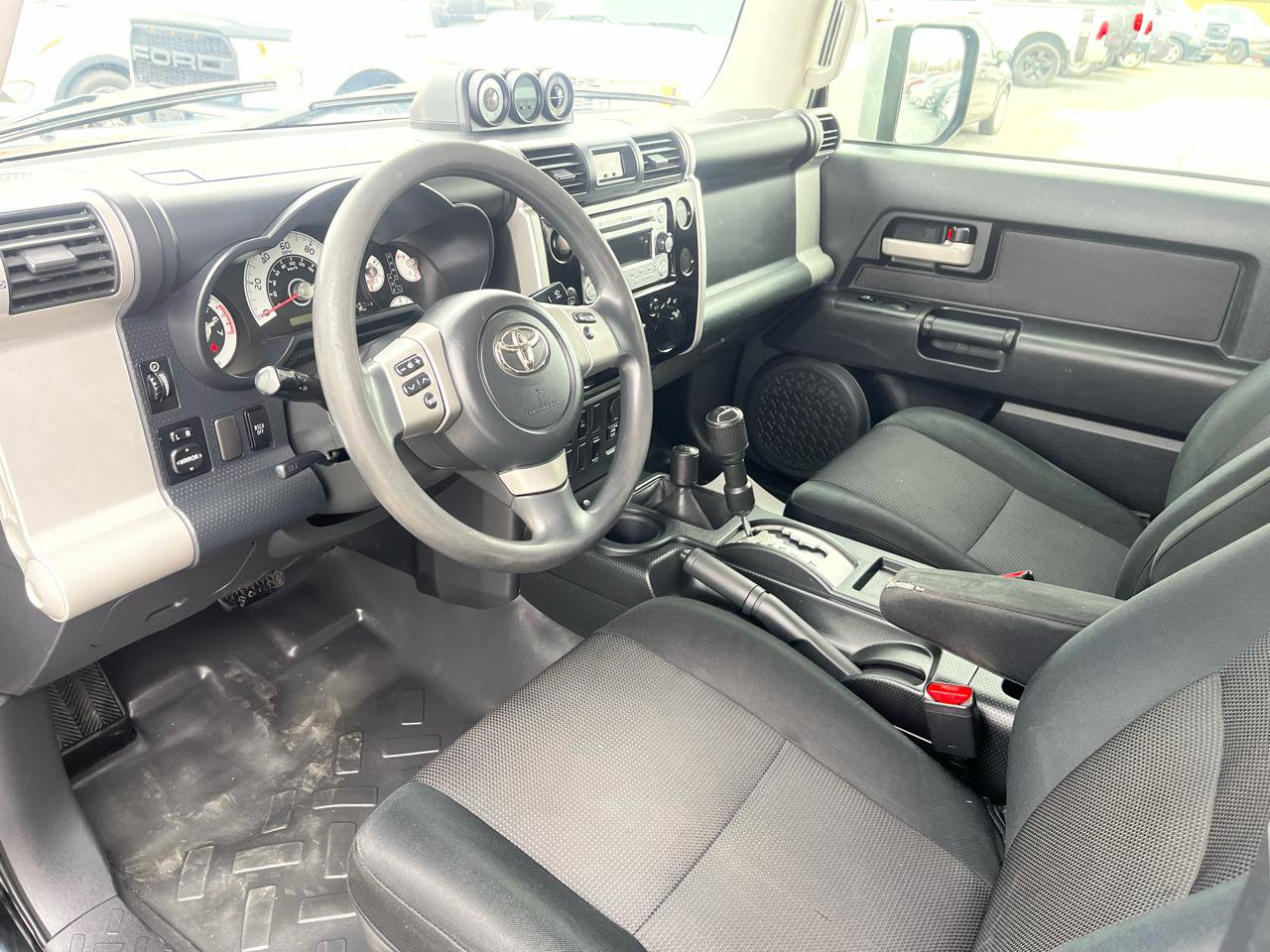 Used 2011 Toyota FJ Cruiser 4WD w/ Convenience Pkg image 10