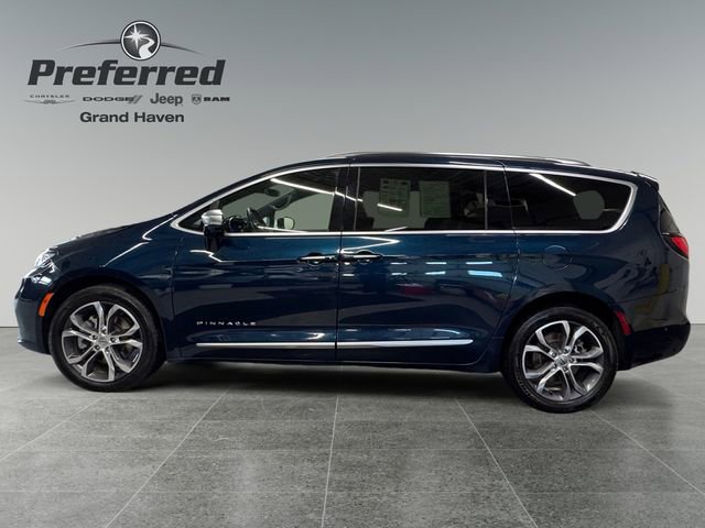 Used 2022 Chrysler Pacifica Pinnacle image 9