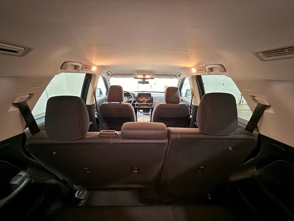 Used 2023 Nissan Pathfinder SV image 32