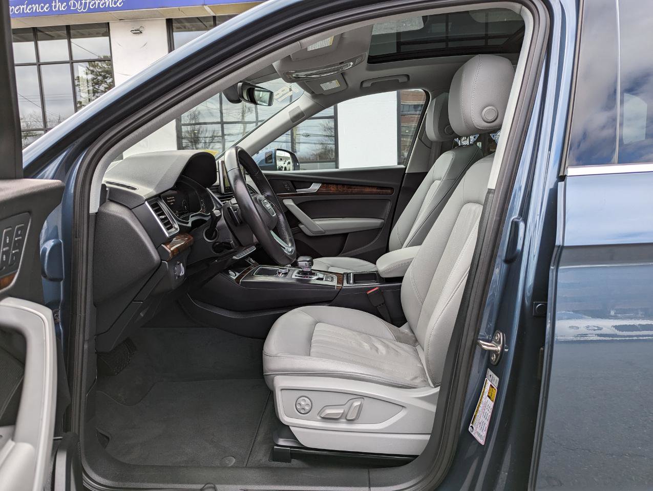 Used 2018 Audi Q5 2.0T Premium Plus w/ Premium Plus Package image 12