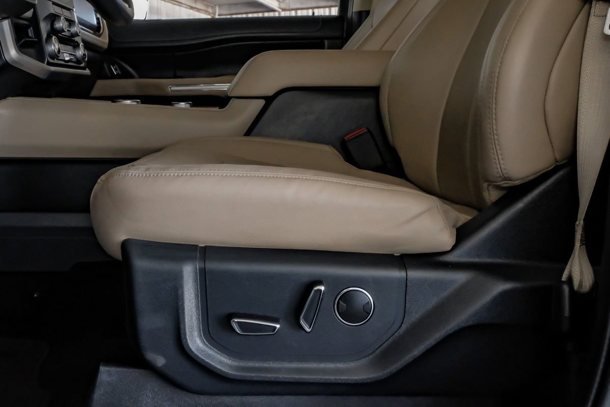 Used 2022 Ford Expedition Max Limited image 30