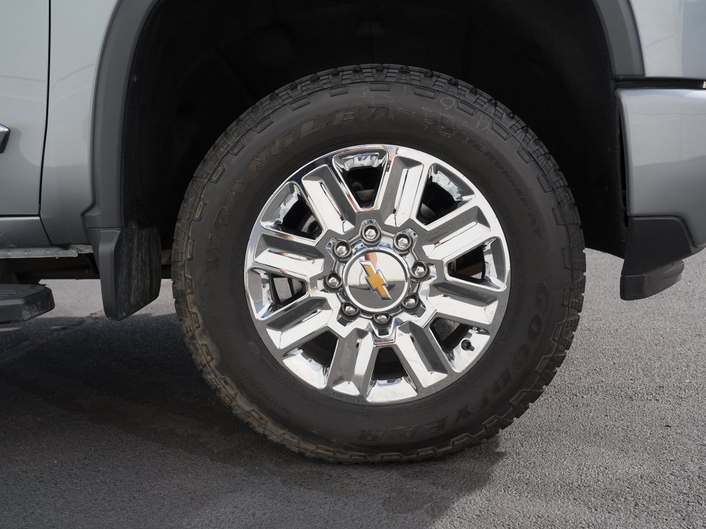 Certified 2024 Chevrolet Silverado 3500 High Country w/ High Country Premium Package AWD/4WD image 32