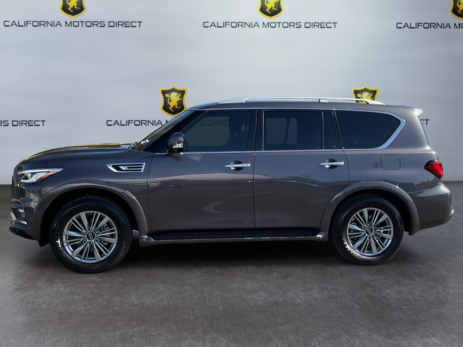 Used 2023 INFINITI QX80 Luxe w/ Cargo Package RWD image 8
