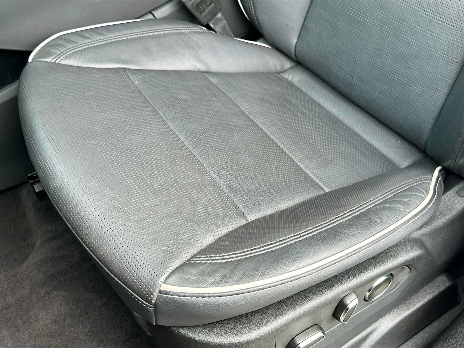 Used 2025 Cadillac Escalade Sport w/ LPO, Floor Liner Package AWD/4WD image 20