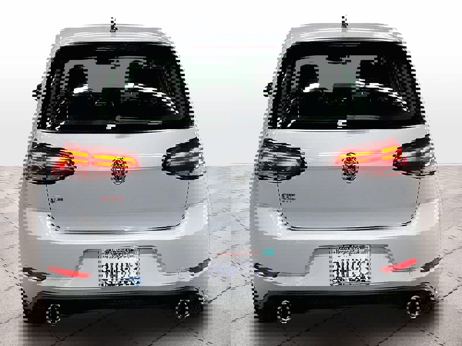 Used 2019 Volkswagen GTI SE image 7