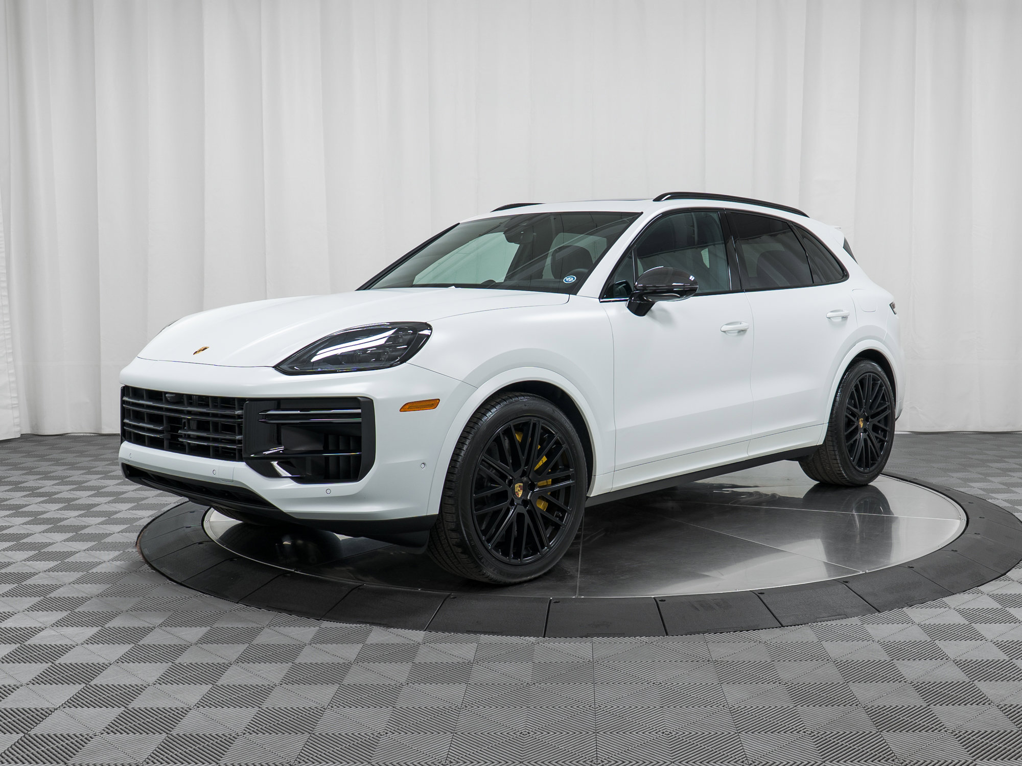 Certified 2024 Porsche Cayenne Turbo image 1