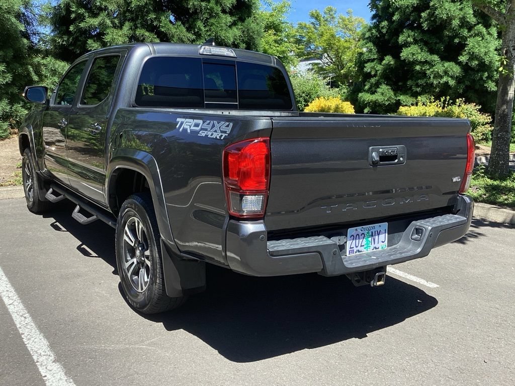 Used 2019 Toyota Tacoma TRD Sport w/ Technology Package AWD/4WD image 12