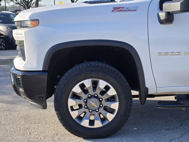 Used 2025 Chevrolet Silverado 2500 Custom w/ Custom Value Package image 9