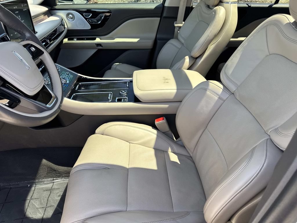 Used 2023 Lincoln Aviator Reserve w/ Equipment Group 201A RWD image 18