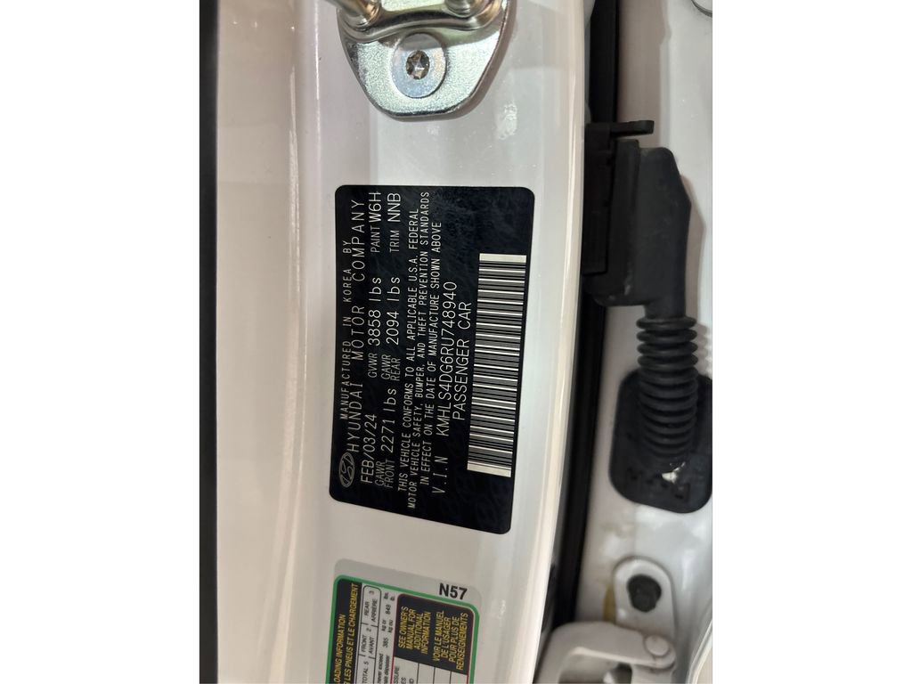 Used 2024 Hyundai Elantra SEL w/ Convenience Package image 16