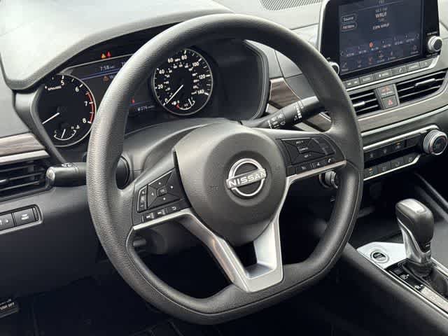 Used 2025 Nissan Altima 2.5 SV FWD image 20