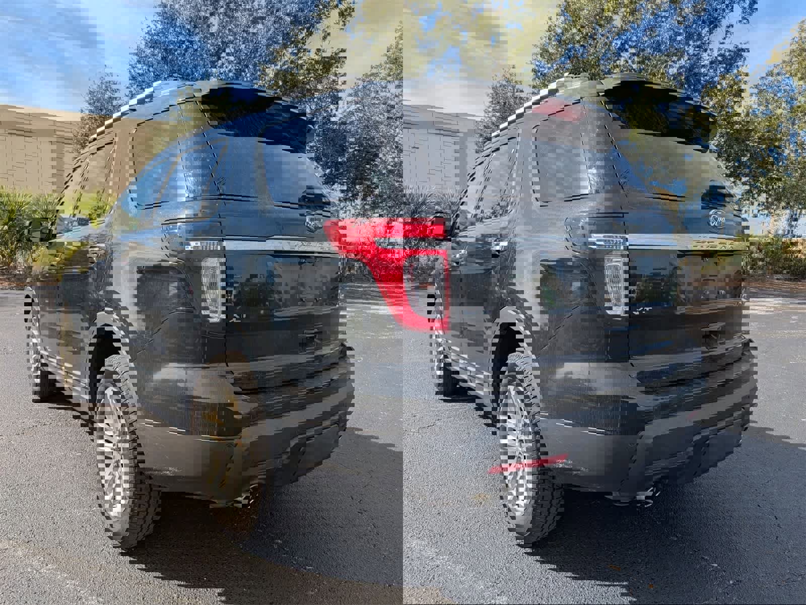 Used 2013 Ford Explorer XLT image 5