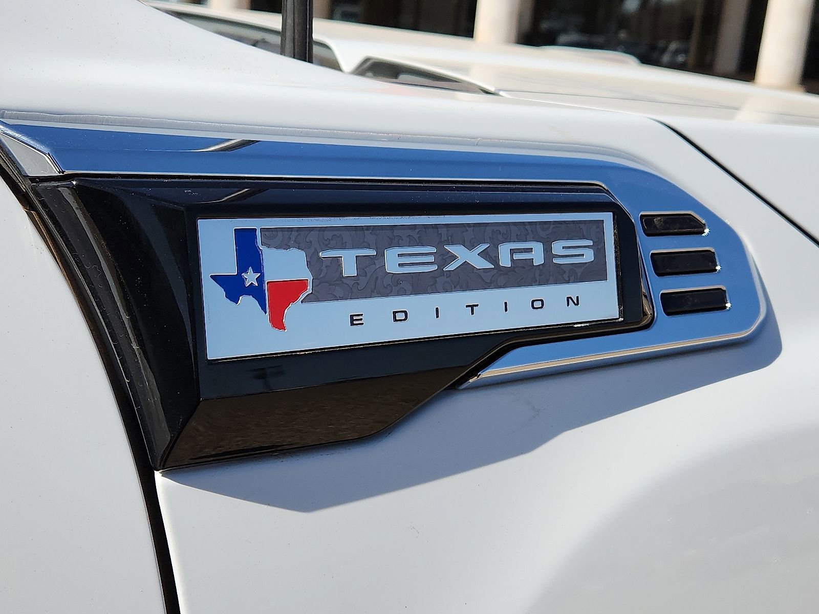 Used 2025 GMC Sierra 2500 SLT w/ Texas SLT Premium Package image 8